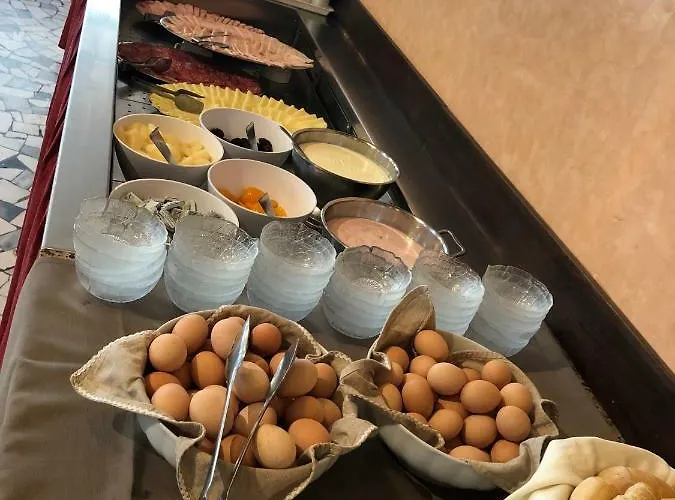 Amalfi & Restaurant Karaoke Bar 3* ليدو دي يسولو