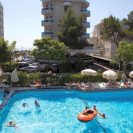 Amalfi & Restaurant Karaoke Bar Hotell 3*