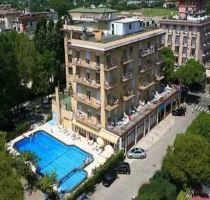 Amalfi & Restaurant Karaoke Bar 3*