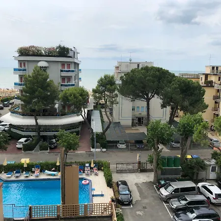 Отель Amalfi 3*