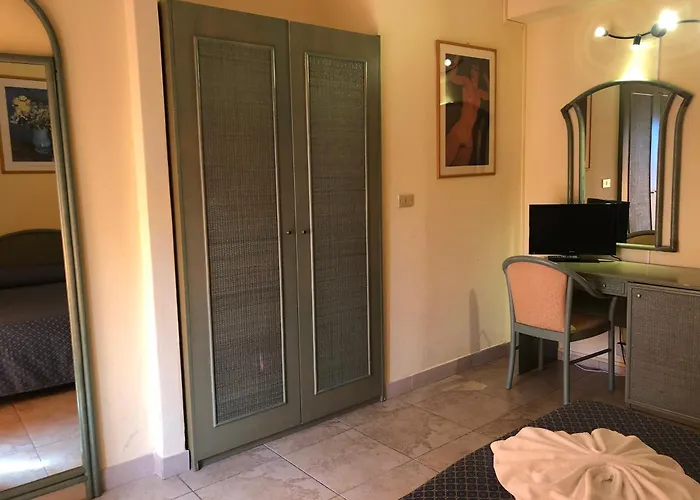 Amalfi & Restaurant Karaoke Bar Lido di Jesolo