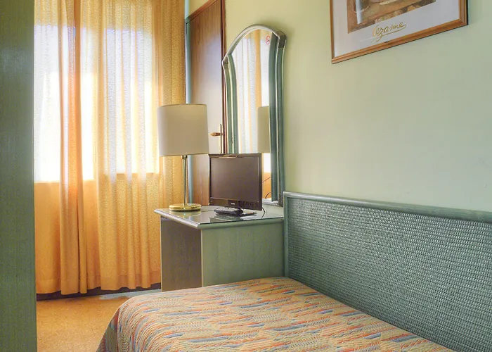 Amalfi & Restaurant Karaoke Bar