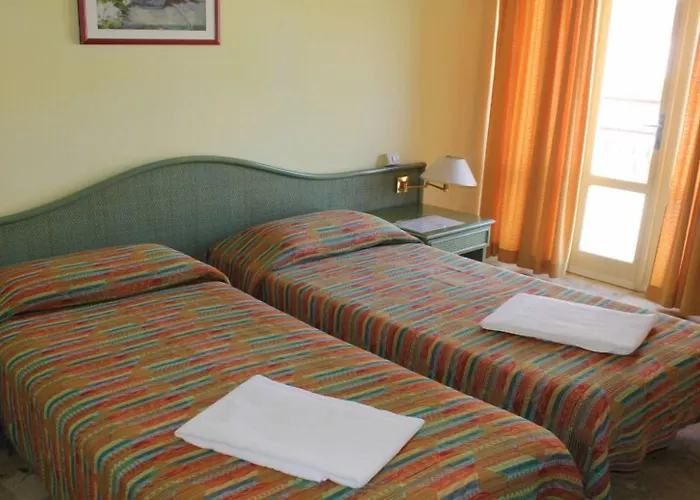 Amalfi & Restaurant Karaoke Bar Hotel 3*