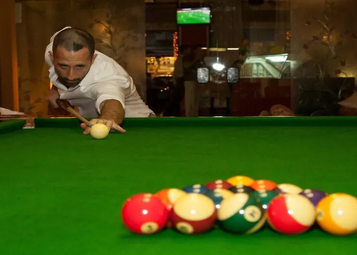 Amalfi & Restaurant Karaoke Bar Hotel 3*