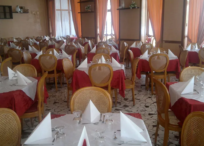 Amalfi & Restaurant Karaoke Bar 3*