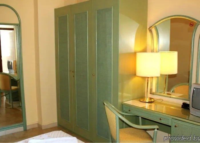 Amalfi & Restaurant Karaoke Bar Hotel