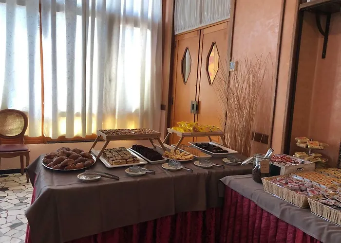 Amalfi & Restaurant Karaoke Bar Lido di Jesolo