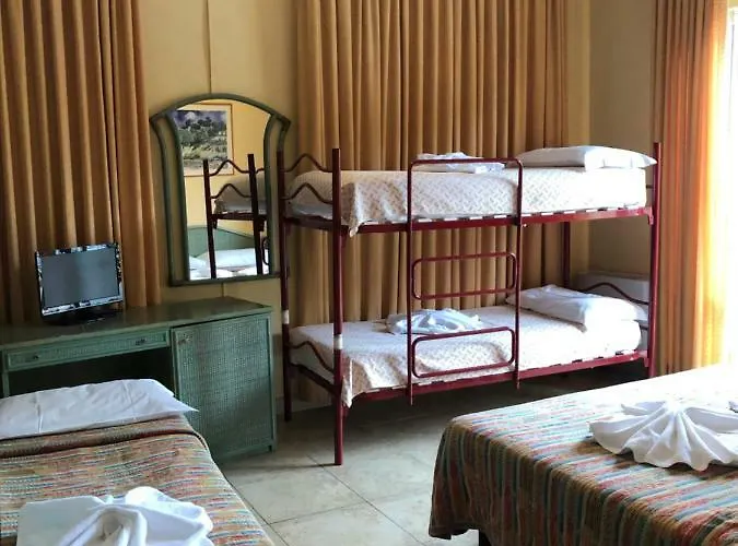 Amalfi & Restaurant Karaoke Bar Hotel 3*