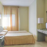 Отель Amalfi & Restaurant Karaoke Bar 3*