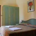 Amalfi & Restaurant Karaoke Bar 3* Лидо-ди-Езоло