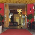 Amalfi & Restaurant Karaoke Bar Отель Лидо-ди-Езоло