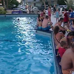 Amalfi & Restaurant Karaoke Bar Отель Лидо-ди-Езоло