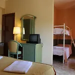 Amalfi & Restaurant Karaoke Bar Лидо-ди-Езоло