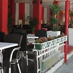 Отель Amalfi & Restaurant Karaoke Bar