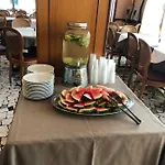 Amalfi & Restaurant Karaoke Bar Отель Лидо-ди-Езоло