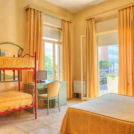 Amalfi & Restaurant Karaoke Bar Hotel