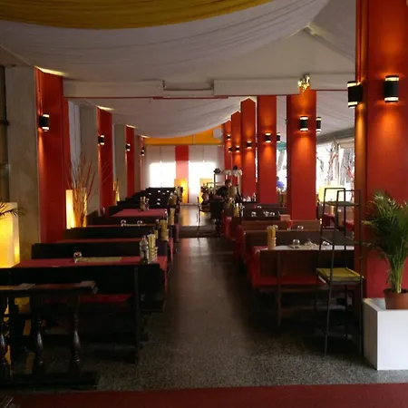 호텔 Amalfi & Restaurant Karaoke Bar 리도 디 예솔로