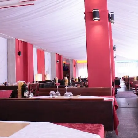 Hotel Amalfi & Restaurant Karaoke Bar