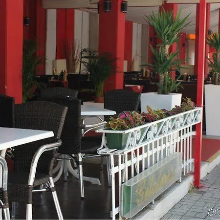 Hotell Amalfi & Restaurant Karaoke Bar