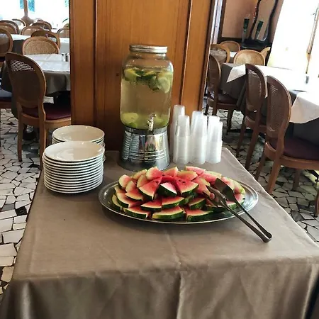 Amalfi & Restaurant Karaoke Bar Hotel Lido di Jesolo