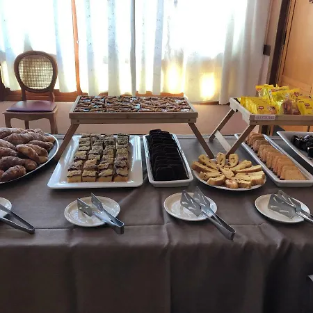 Amalfi & Restaurant Karaoke Bar Hotel Lido di Jesolo