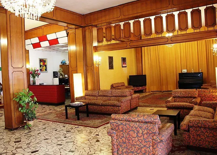 Amalfi & Restaurant Karaoke Bar Hotel 3*